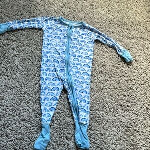 Little sleepies 3-6 months blue rainbows zippy